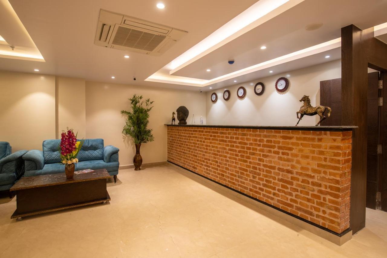 Hotel Palm International Butwāl 외부 사진