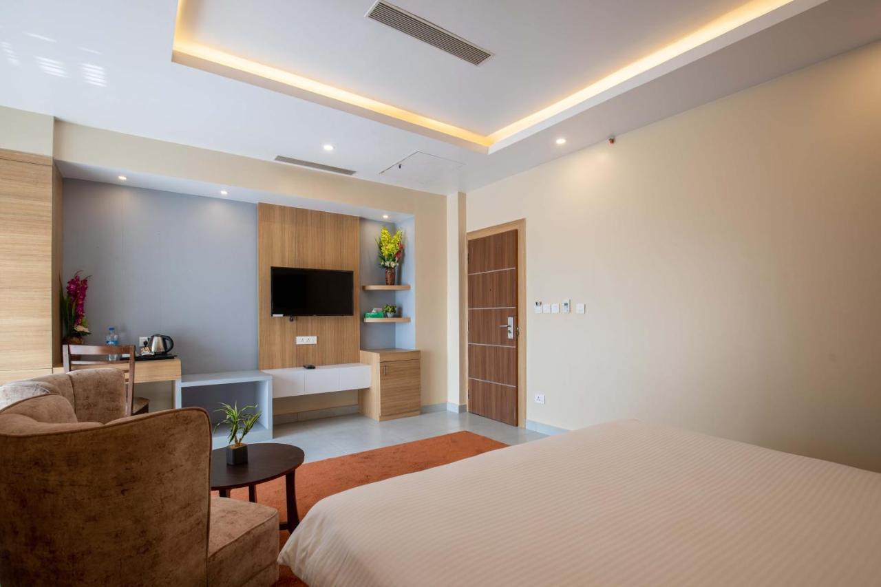 Hotel Palm International Butwāl 외부 사진