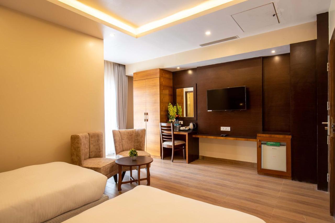 Hotel Palm International Butwāl 외부 사진