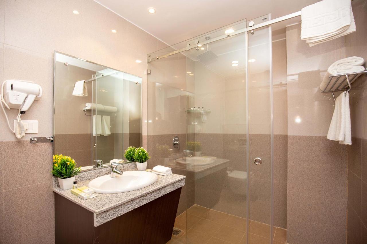 Hotel Palm International Butwāl 외부 사진