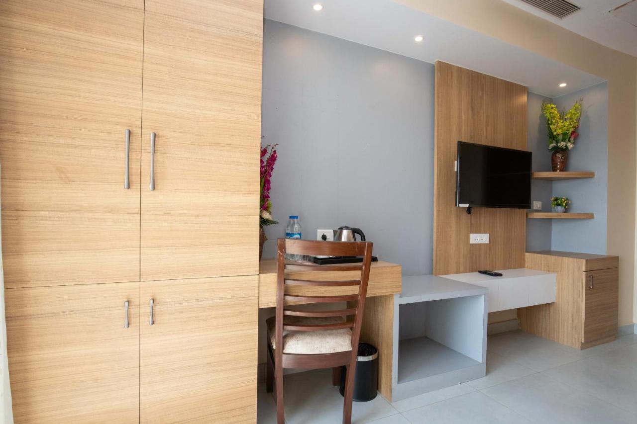 Hotel Palm International Butwāl 외부 사진