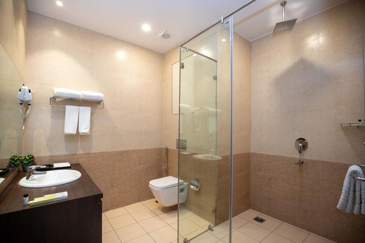 Hotel Palm International Butwāl 외부 사진