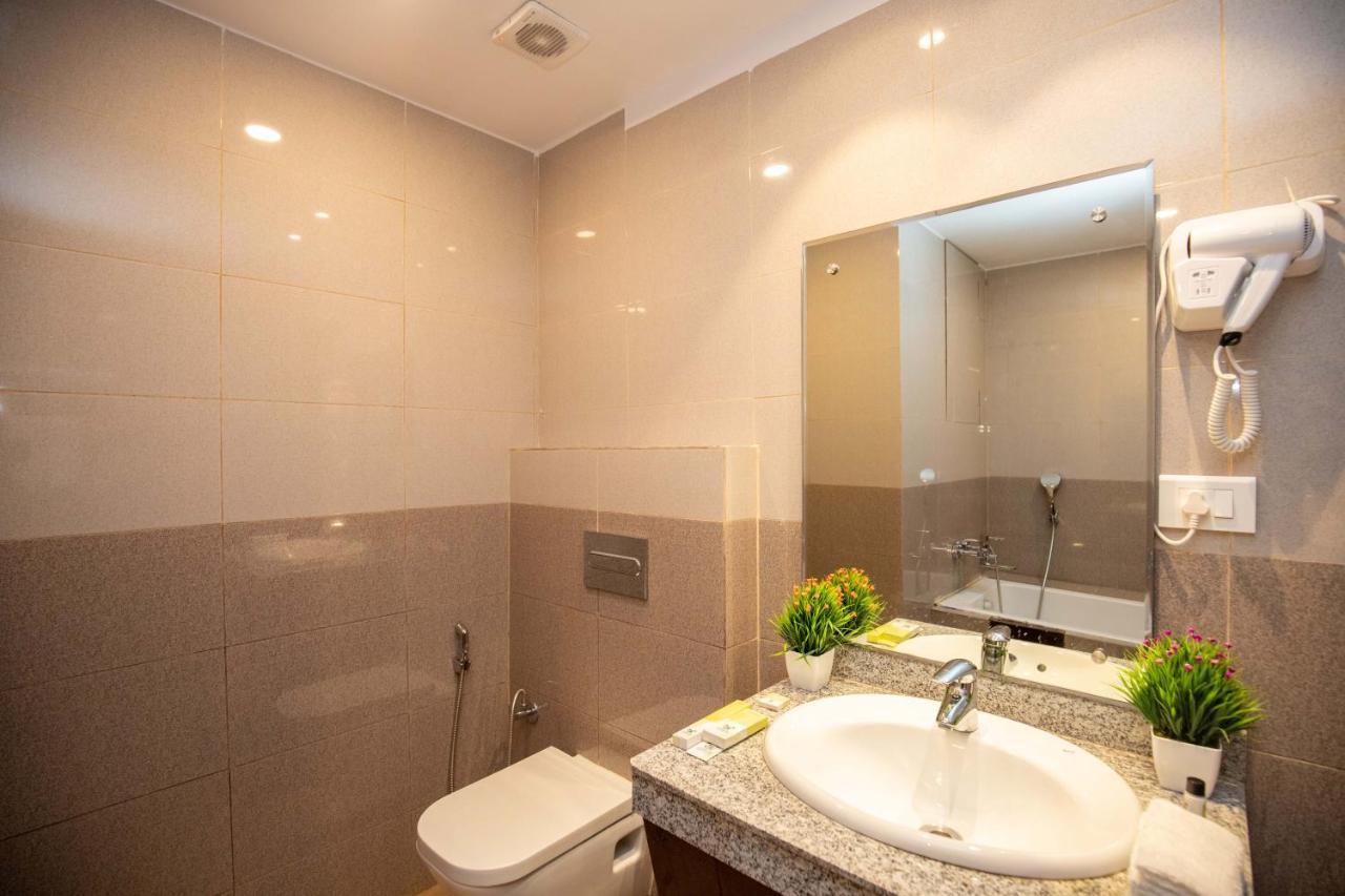 Hotel Palm International Butwāl 외부 사진