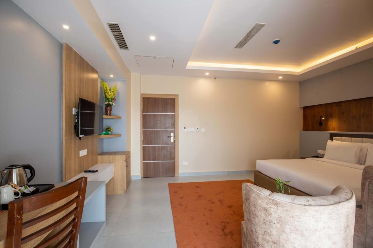 Hotel Palm International Butwāl 외부 사진