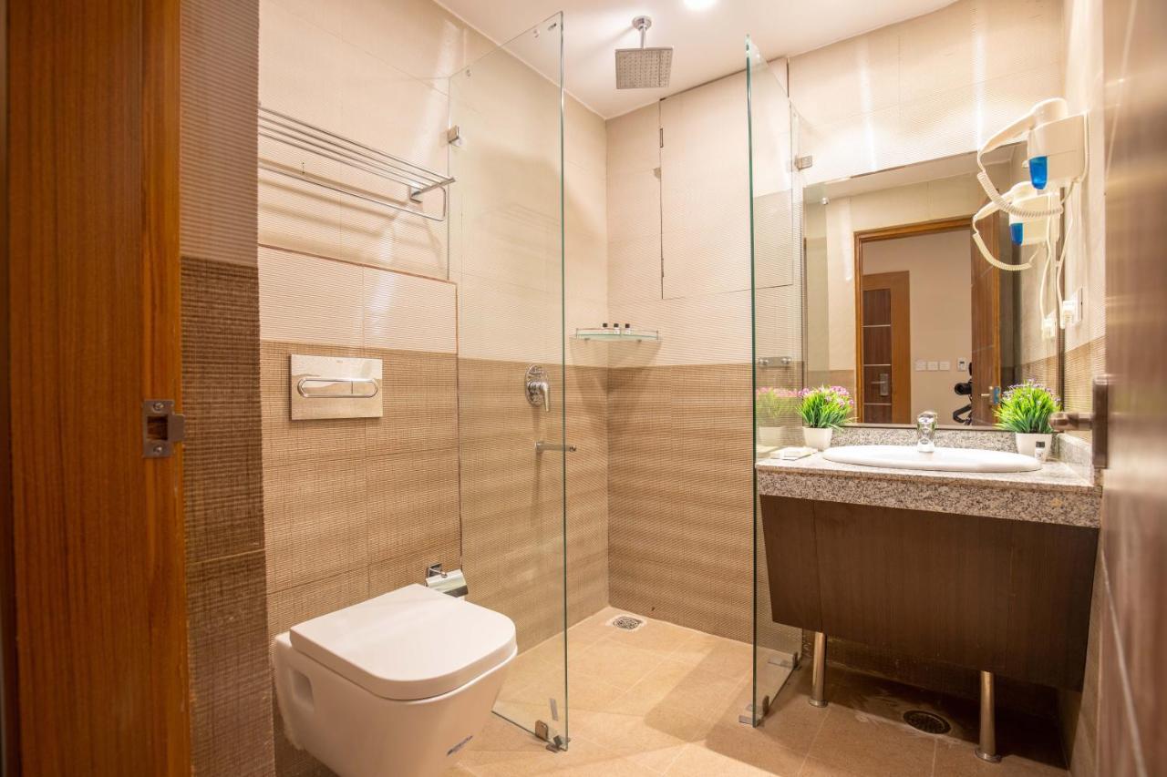 Hotel Palm International Butwāl 외부 사진