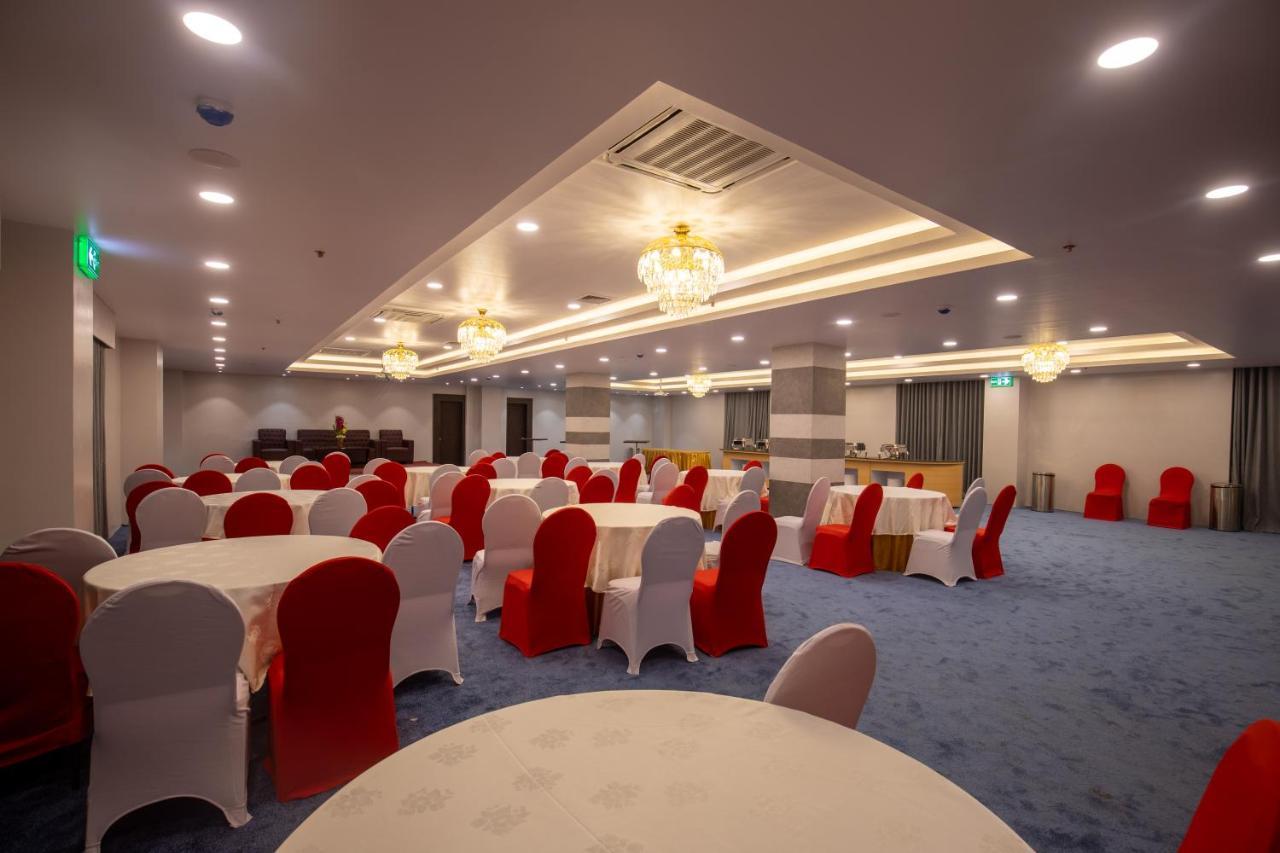 Hotel Palm International Butwāl 외부 사진