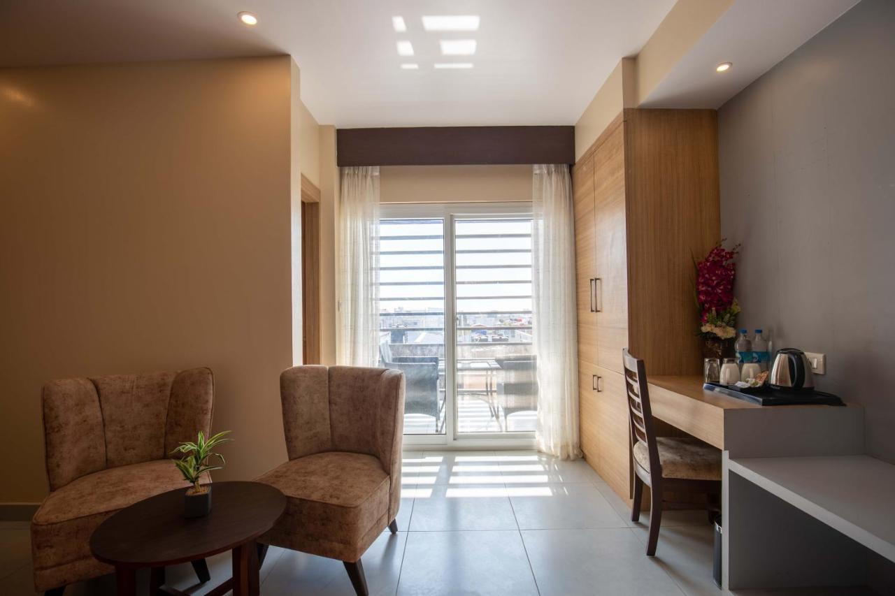 Hotel Palm International Butwāl 외부 사진