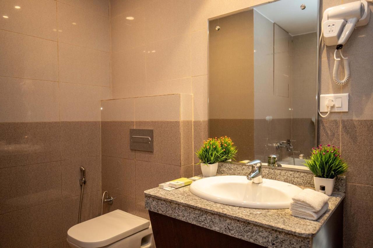 Hotel Palm International Butwāl 외부 사진